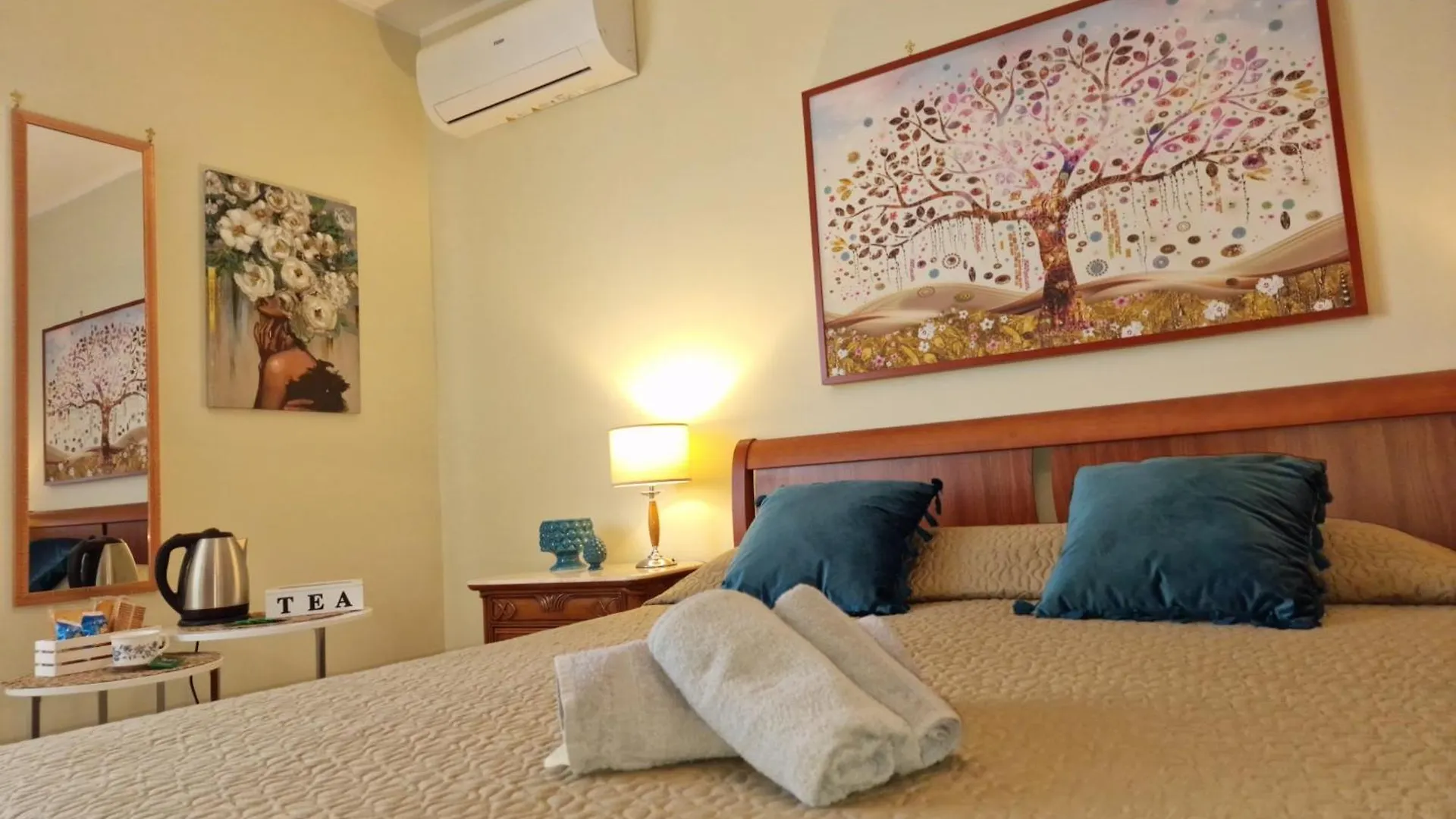 Lorenzo Guest Suite With Free Private Parking-- Cantieri Culturali Palermo Apartment