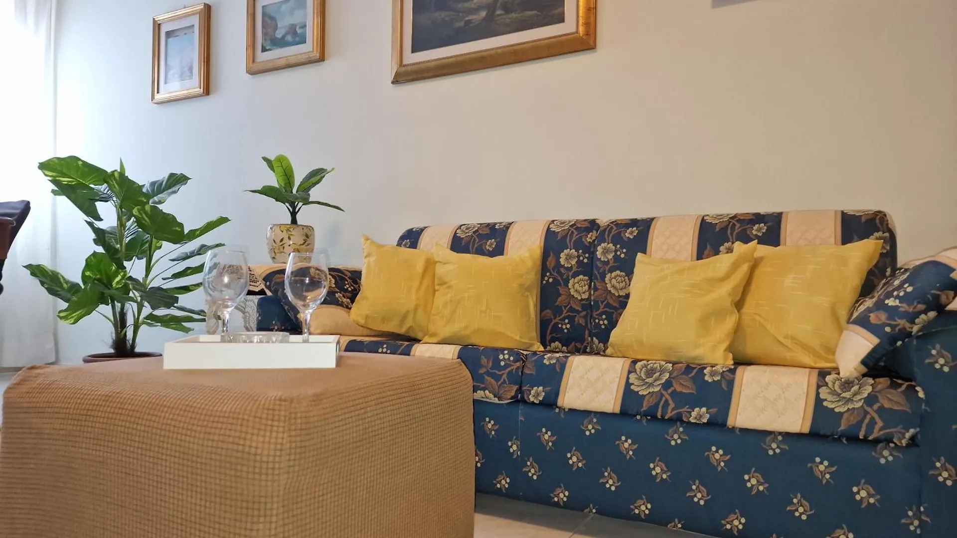 Lorenzo Guest Suite With Free Private Parking-- Cantieri Culturali Palermo Apartment