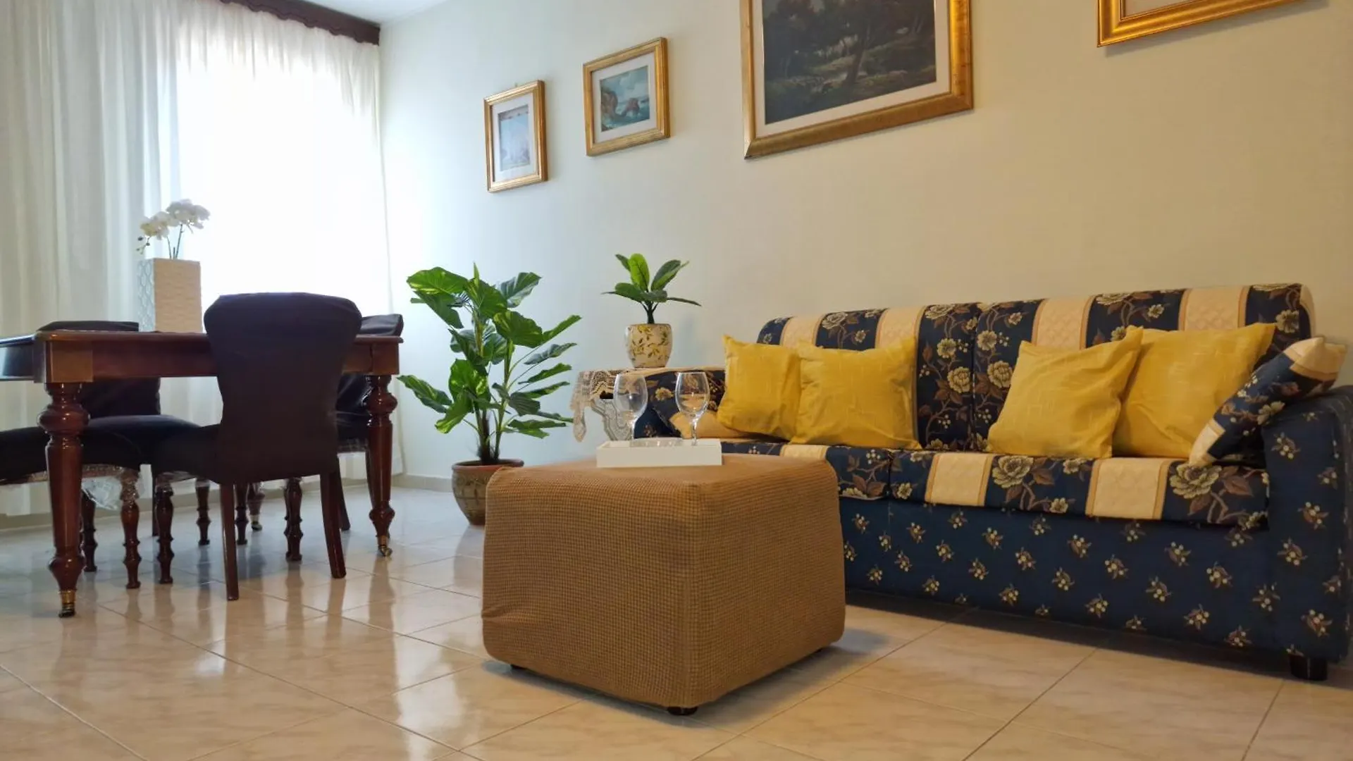 Apartment Lorenzo Guest Suite With Free Private Parking-- Cantieri Culturali Palermo