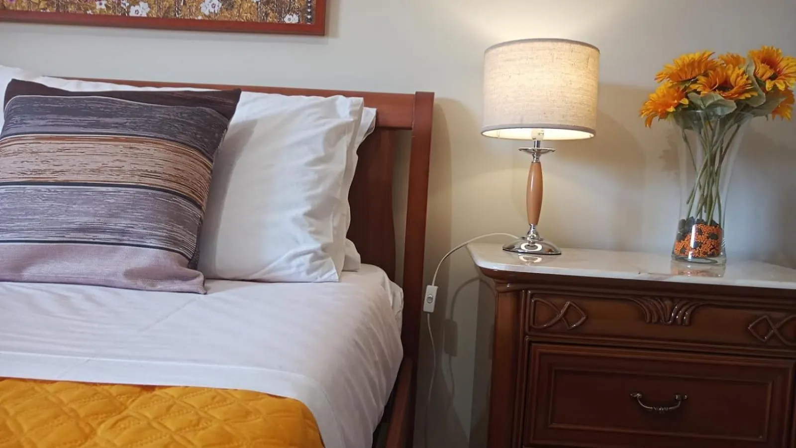 Apartment Lorenzo Guest Suite With Free Private Parking-- Cantieri Culturali Palermo Italy