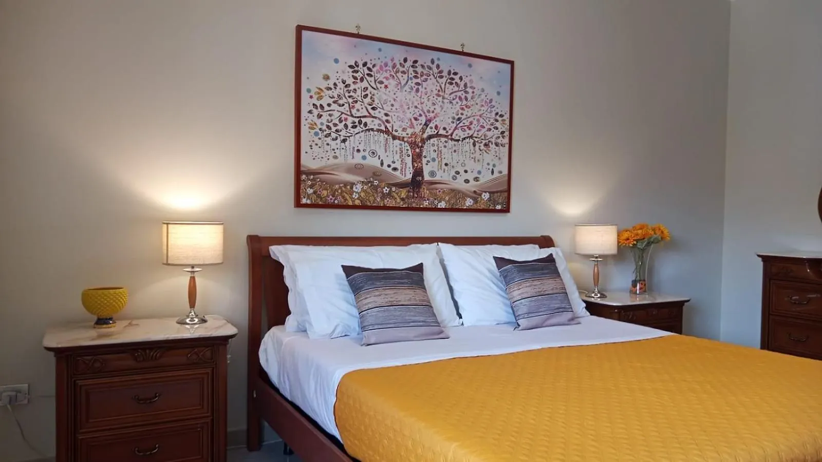 Lorenzo Guest Suite With Free Private Parking-- Cantieri Culturali Palermo