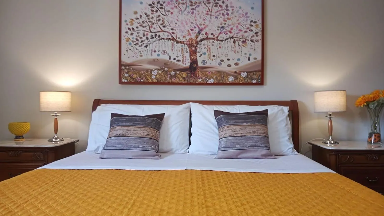 Apartment Lorenzo Guest Suite With Free Private Parking-- Cantieri Culturali Palermo
