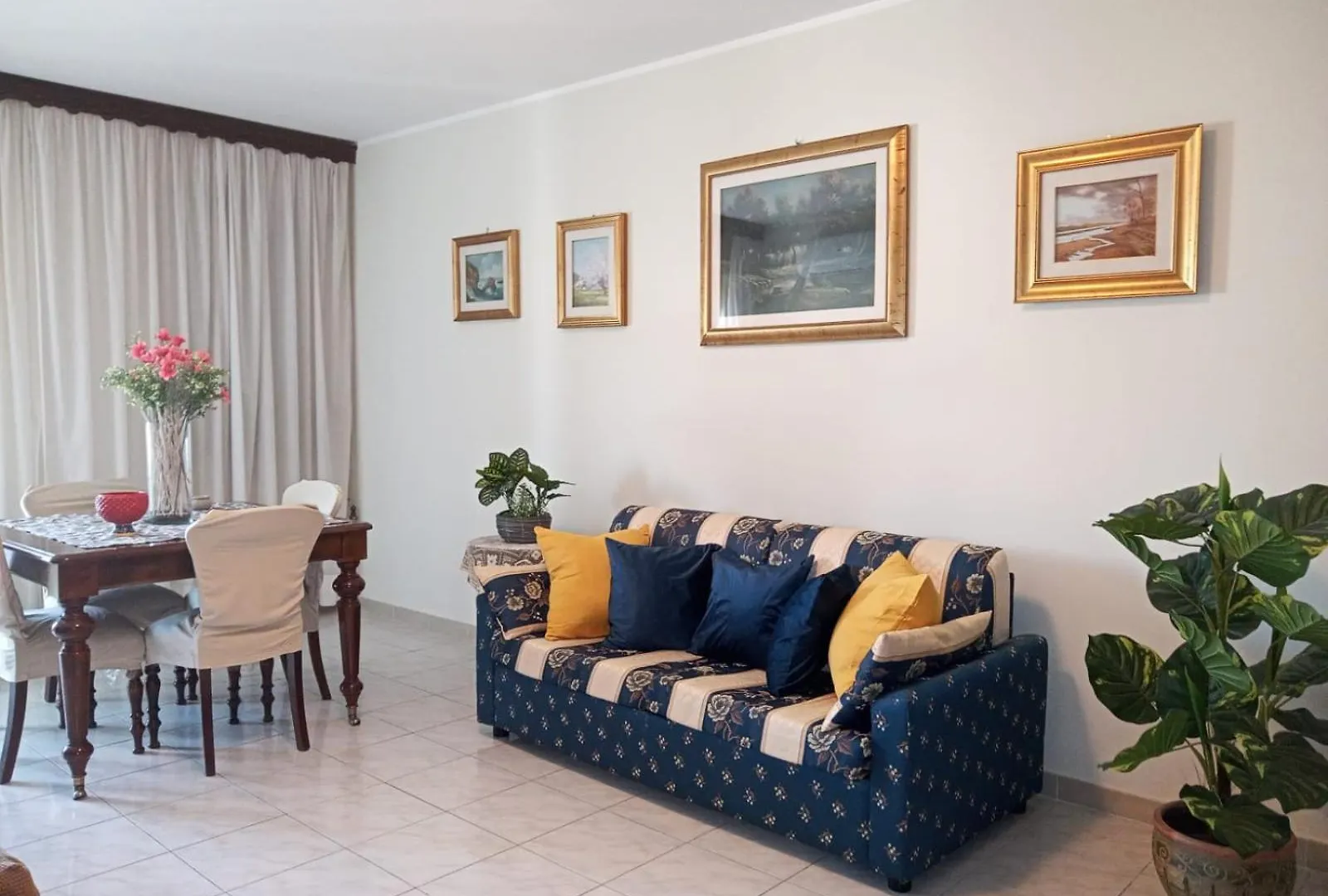 Lorenzo Guest Suite With Free Private Parking-- Cantieri Culturali Palermo Italy