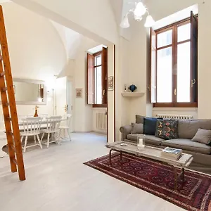 https://casetta-rubichi.lecce-hotels.com