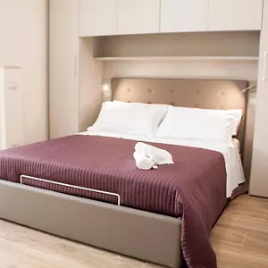 https://casa-lorenzo.taorminaitalyhotels.com